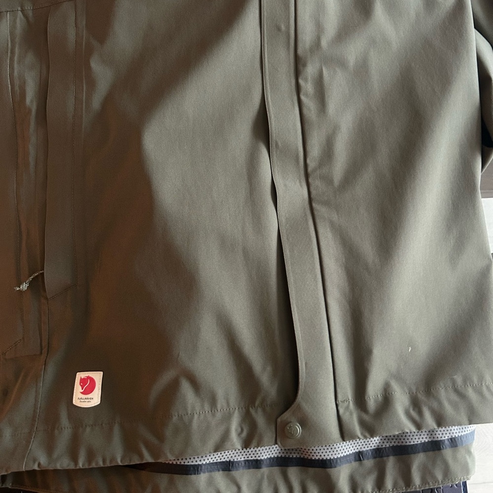 Fjallraven HC Hydratic Trail Jacket - Men's jacket Color: Laurel Green - Picture 3 of 4